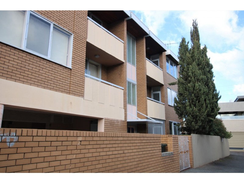 2/19 Lang Street, Carlton North VIC 3054