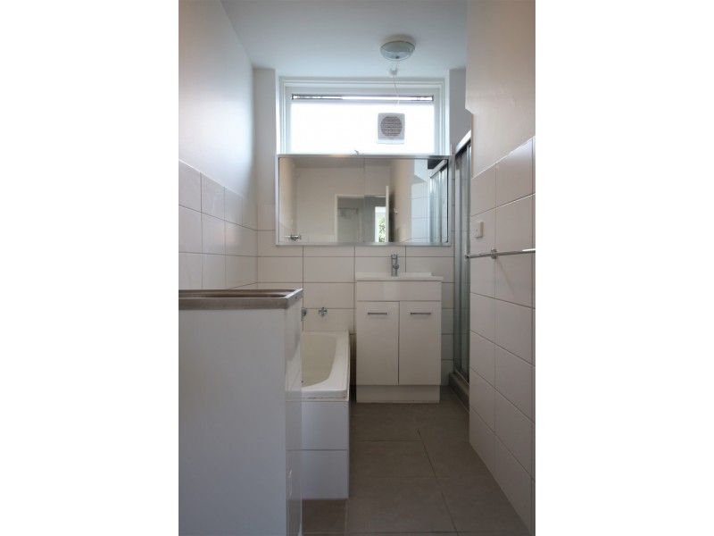 2/19 Lang Street, Carlton North VIC 3054