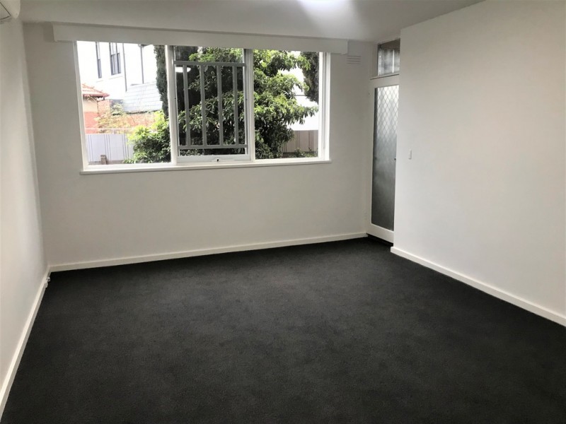 2/19 Lang Street, Carlton North VIC 3054