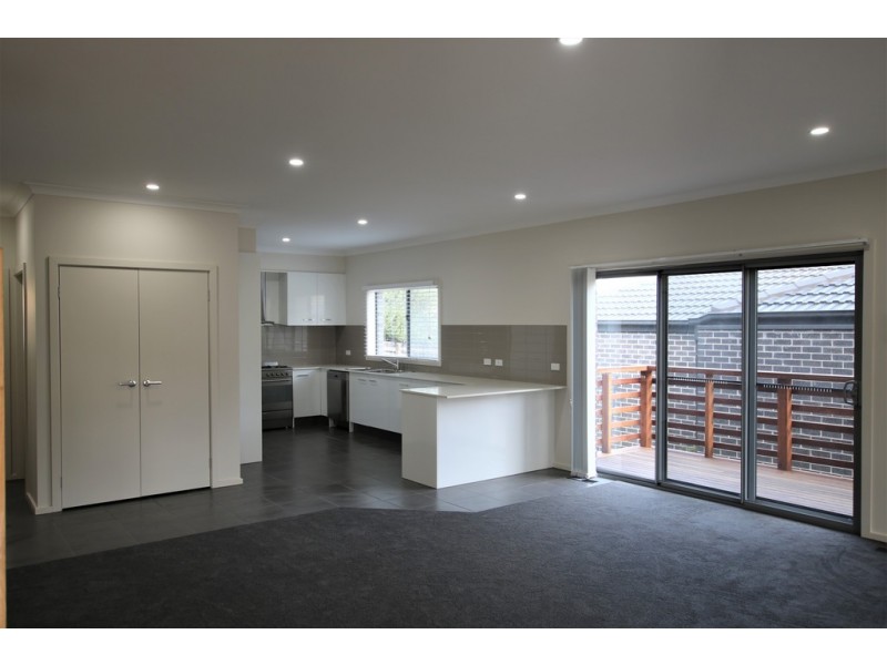 2/7 Golf Road, Rosanna VIC 3084