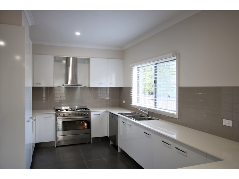 2/7 Golf Road, Rosanna VIC 3084