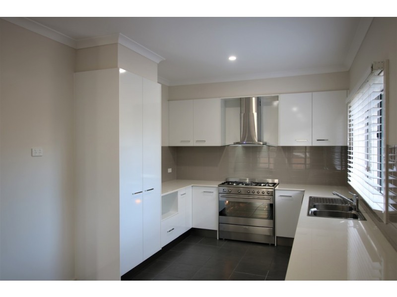 2/7 Golf Road, Rosanna VIC 3084