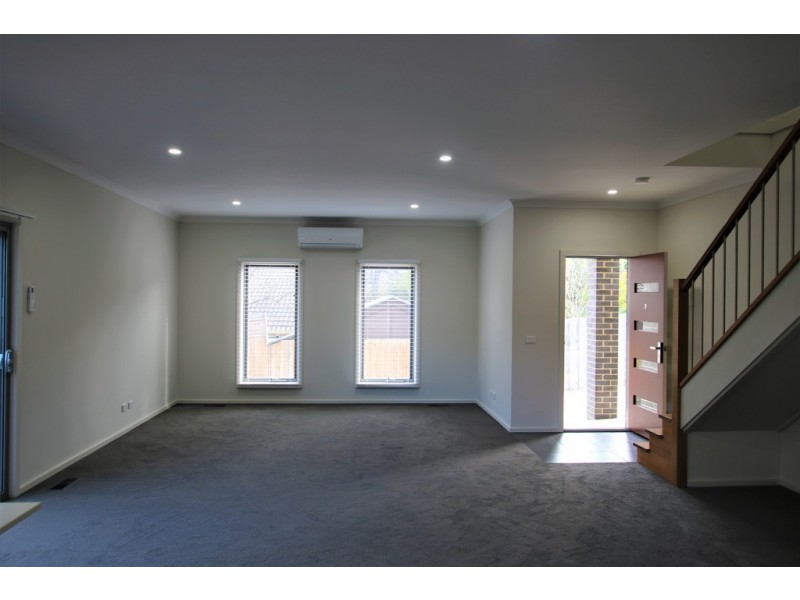 2/7 Golf Road, Rosanna VIC 3084