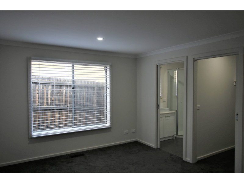 2/7 Golf Road, Rosanna VIC 3084