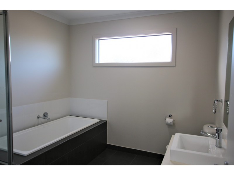 2/7 Golf Road, Rosanna VIC 3084