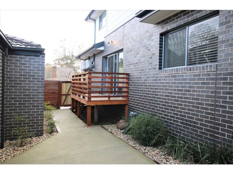 2/7 Golf Road, Rosanna VIC 3084