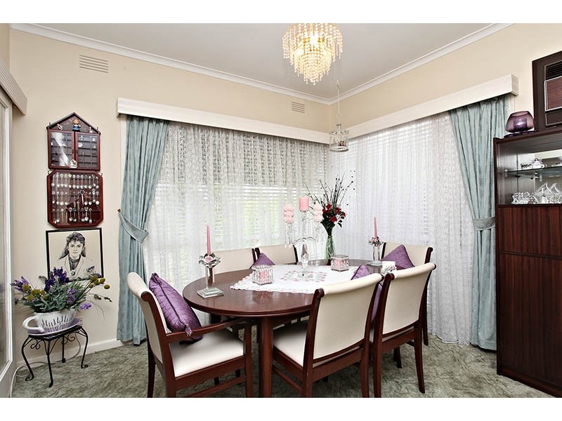 33 Melissa Street, Strathmore VIC 3041