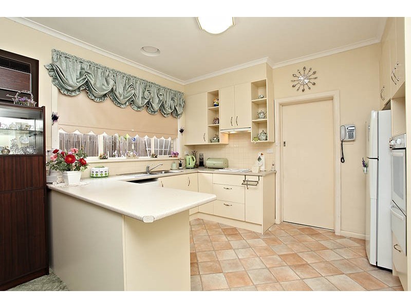 33 Melissa Street, Strathmore VIC 3041