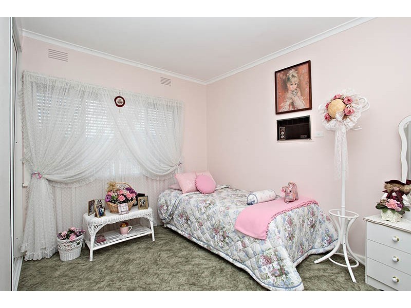 33 Melissa Street, Strathmore VIC 3041