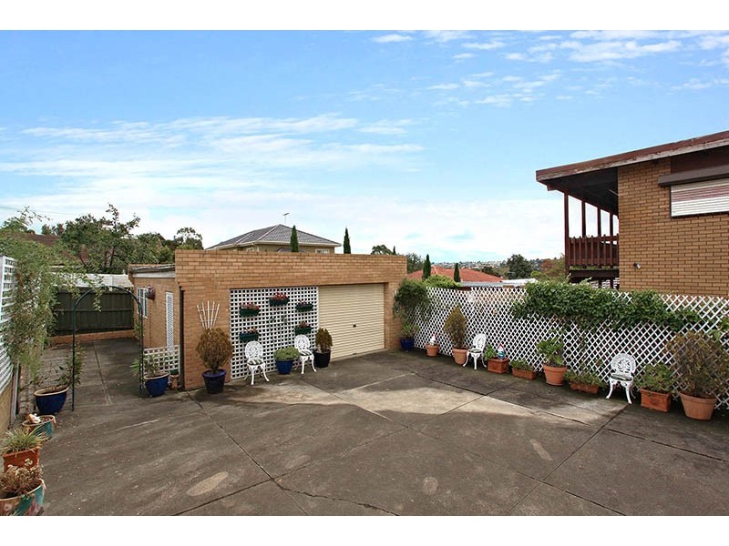 33 Melissa Street, Strathmore VIC 3041