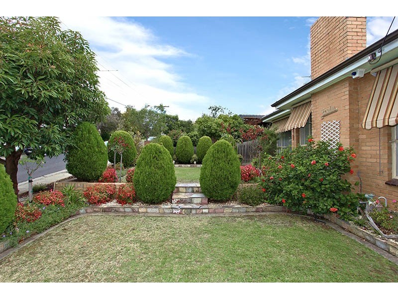 33 Melissa Street, Strathmore VIC 3041