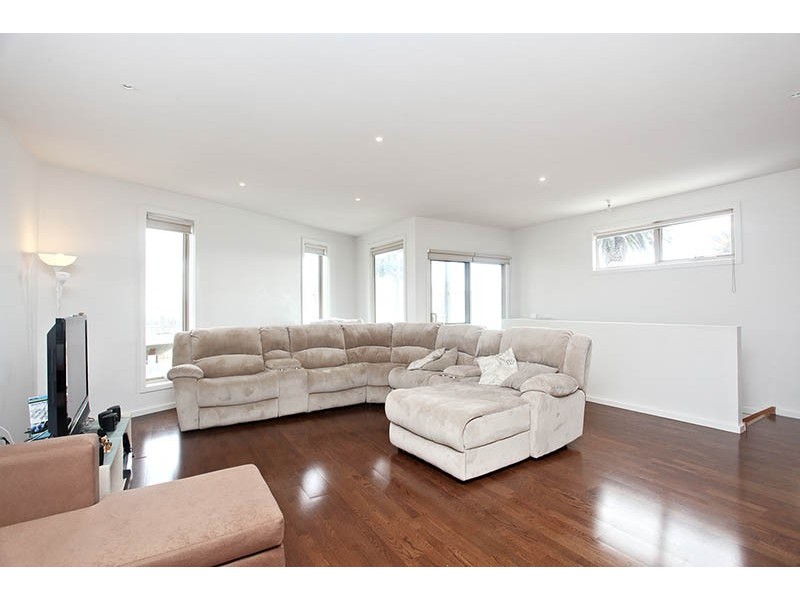 2B Lygon Street, Coburg VIC 3058