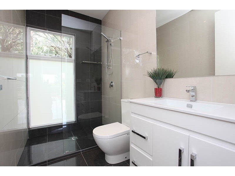 1B Convent Court, Coburg North VIC 3058