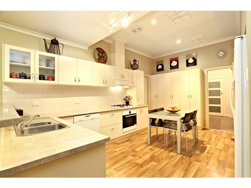 28 Shiers Street, Fairfield VIC 3078