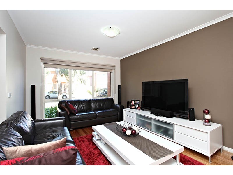 5 Farm Road, Coburg VIC 3058