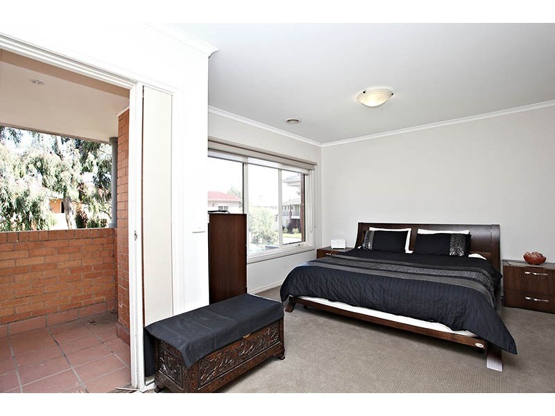 5 Farm Road, Coburg VIC 3058