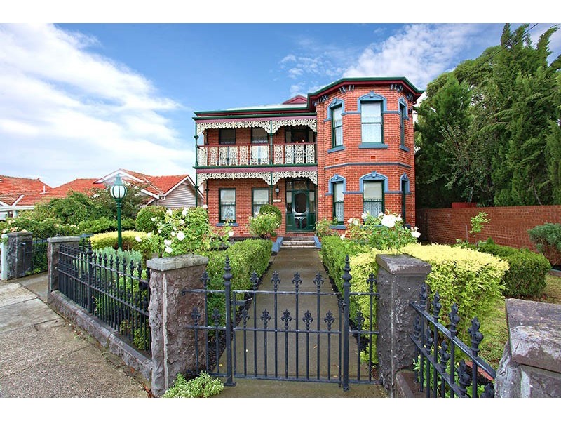 2 Ferry Crescent, Brunswick West VIC 3055