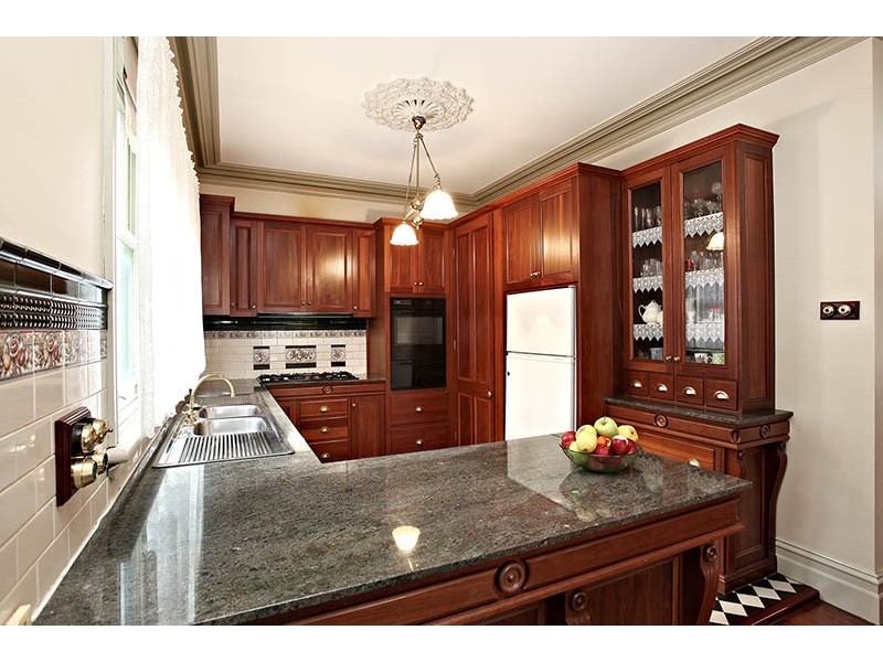 2 Ferry Crescent, Brunswick West VIC 3055