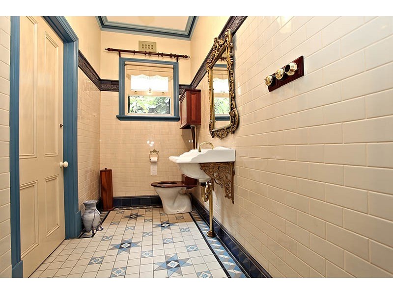 2 Ferry Crescent, Brunswick West VIC 3055