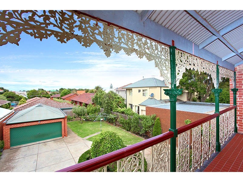 2 Ferry Crescent, Brunswick West VIC 3055