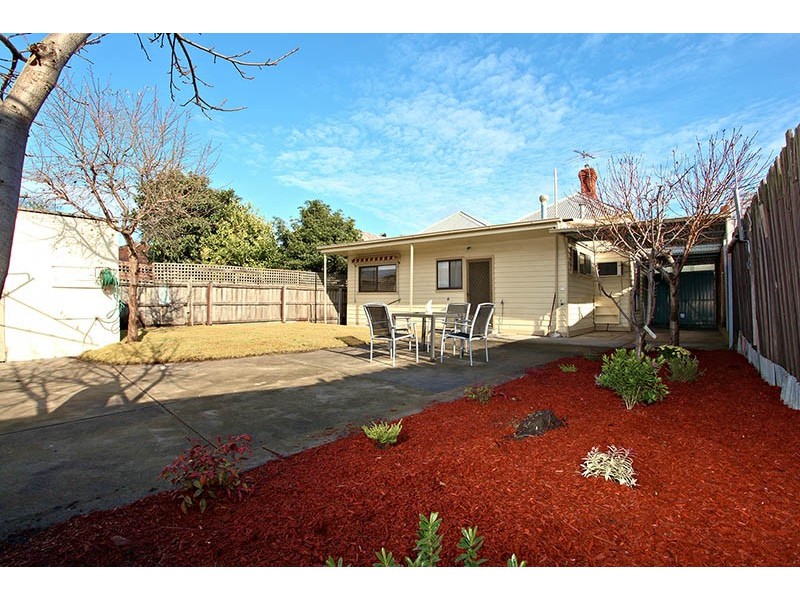 8 Austral Avenue, Brunswick VIC 3056