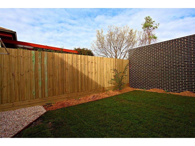 2/27 Horton Street, Reservoir VIC 3073