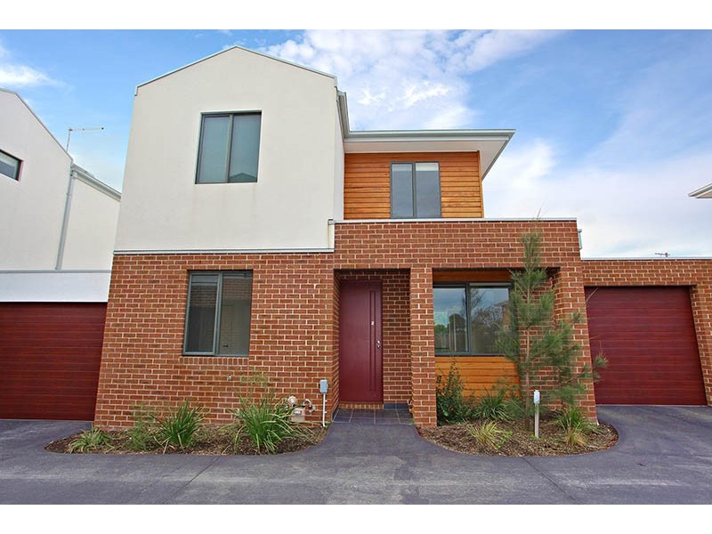 2/60-62 Maroondah Hwy, Croydon VIC 3136