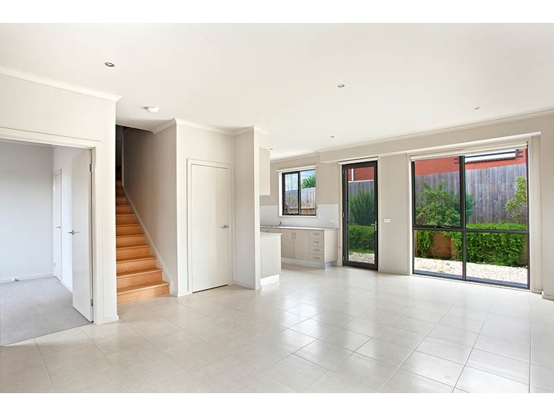 2/60-62 Maroondah Hwy, Croydon VIC 3136