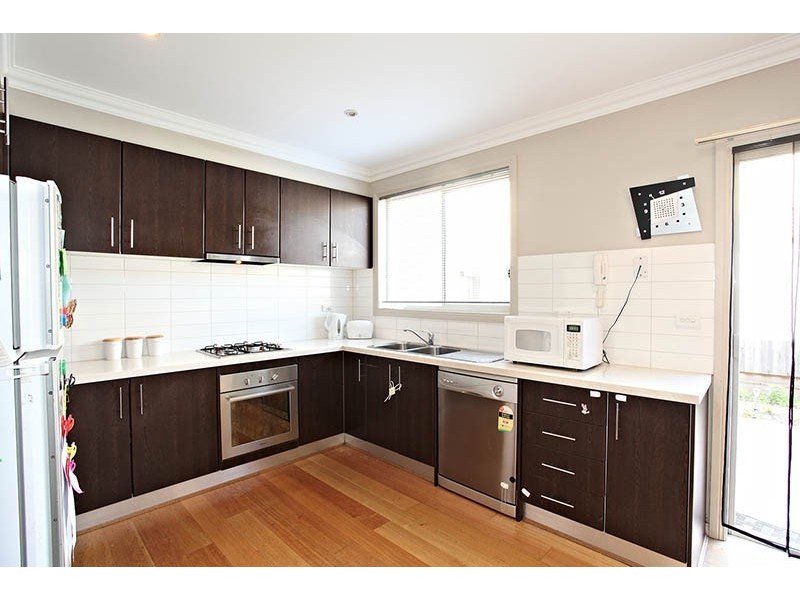 15/11-13 Olive Street, Reservoir VIC 3073