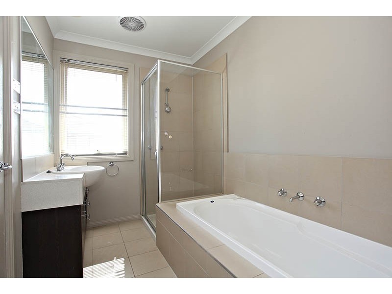 15/11-13 Olive Street, Reservoir VIC 3073