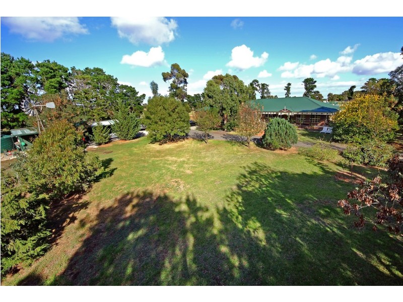 1395 Dohertys Road, Mount Cottrell VIC 3024