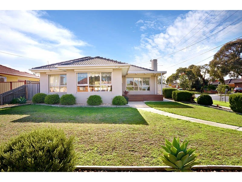 8 Lowson Street, Fawkner VIC 3060