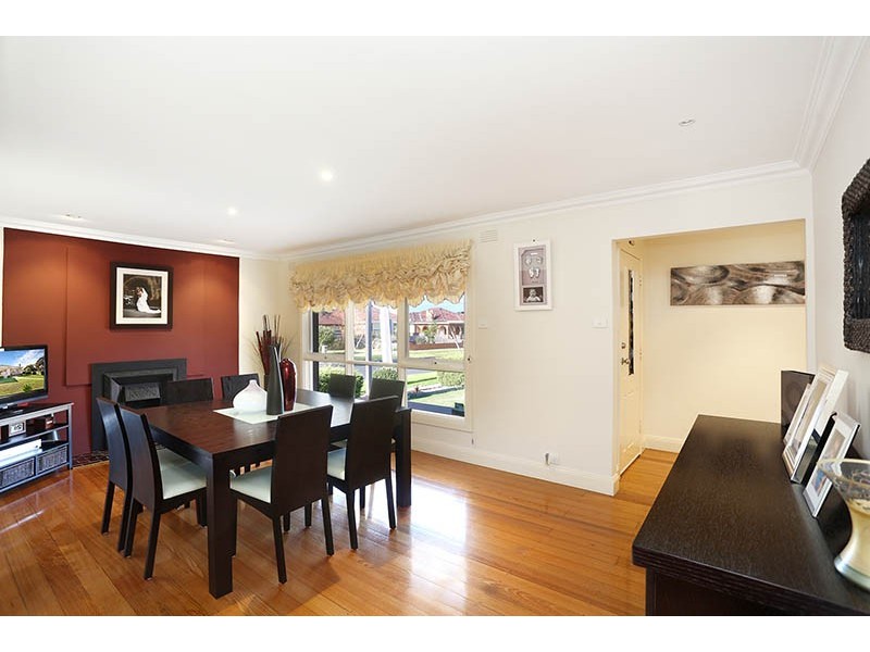 8 Lowson Street, Fawkner VIC 3060