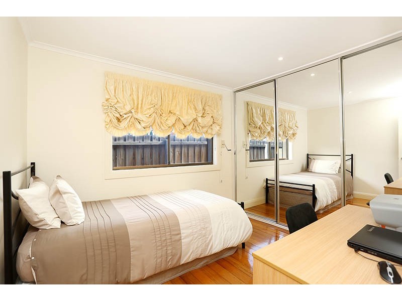 8 Lowson Street, Fawkner VIC 3060