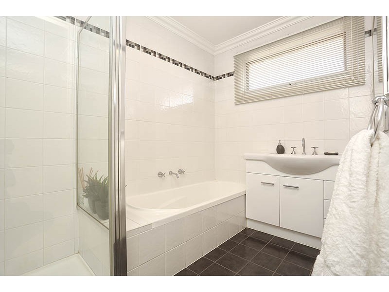 8 Lowson Street, Fawkner VIC 3060