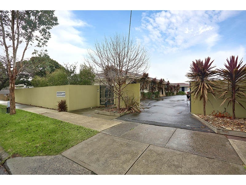 2/1 Clara Street, Fawkner VIC 3060