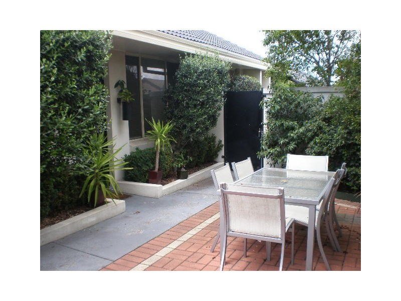 6/26 Irvine Crescent, Brunswick VIC 3056