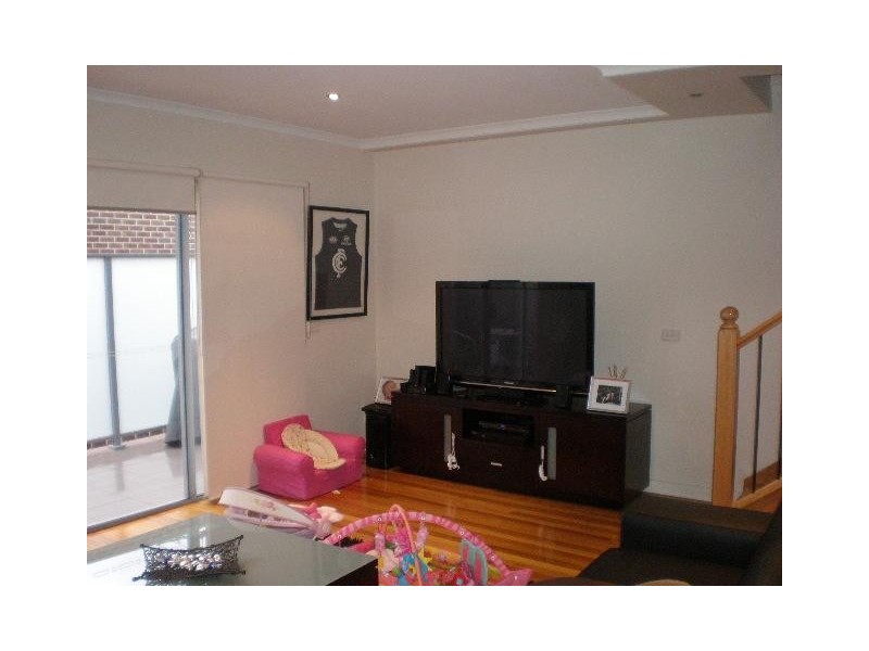 8/4 Mitchell Street, Brunswick VIC 3056