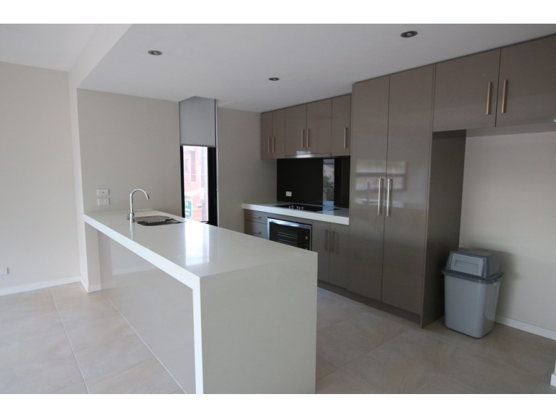 2/185 Albion Street, Brunswick VIC 3056