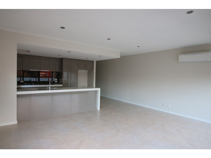 2/185 Albion Street, Brunswick VIC 3056