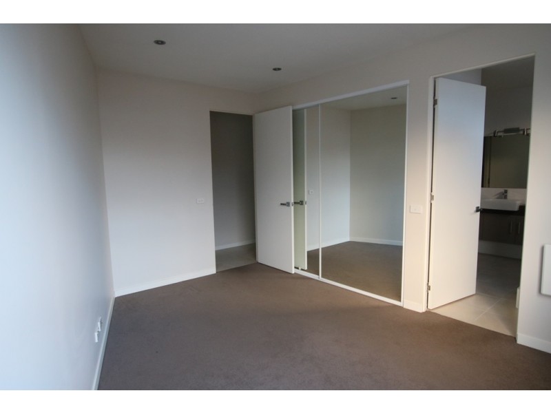 2/185 Albion Street, Brunswick VIC 3056