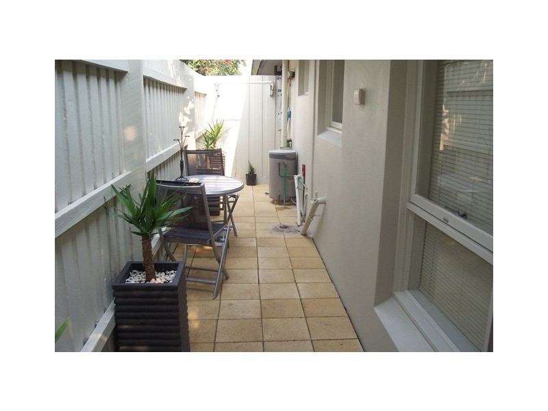 1/32 Cassels Road, Brunswick VIC 3056