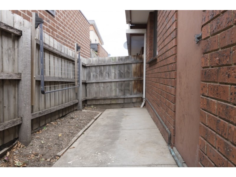 6/32 Irvine Crescent, Brunswick West VIC 3055