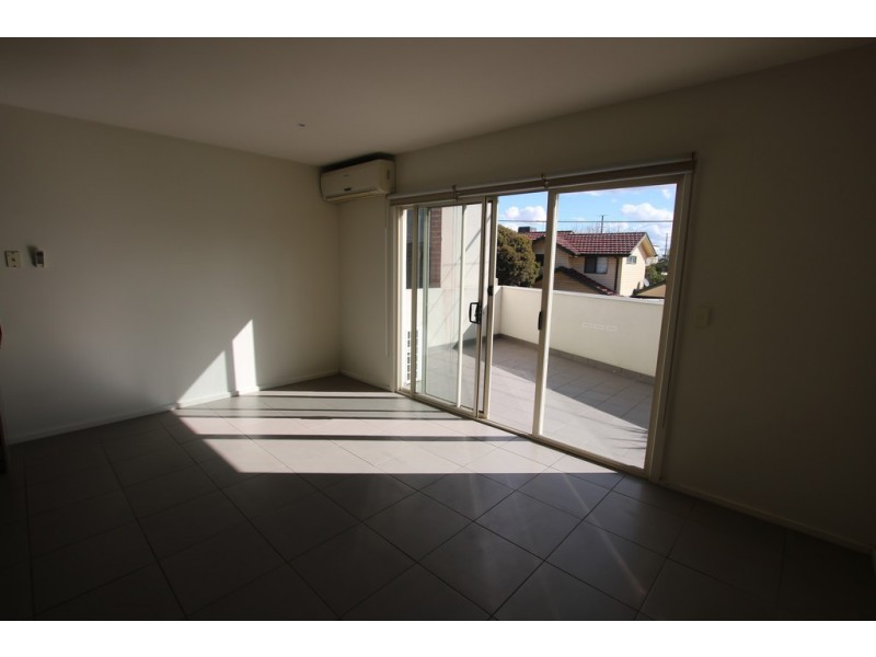 1/6 Inverness Street, Brunswick VIC 3056