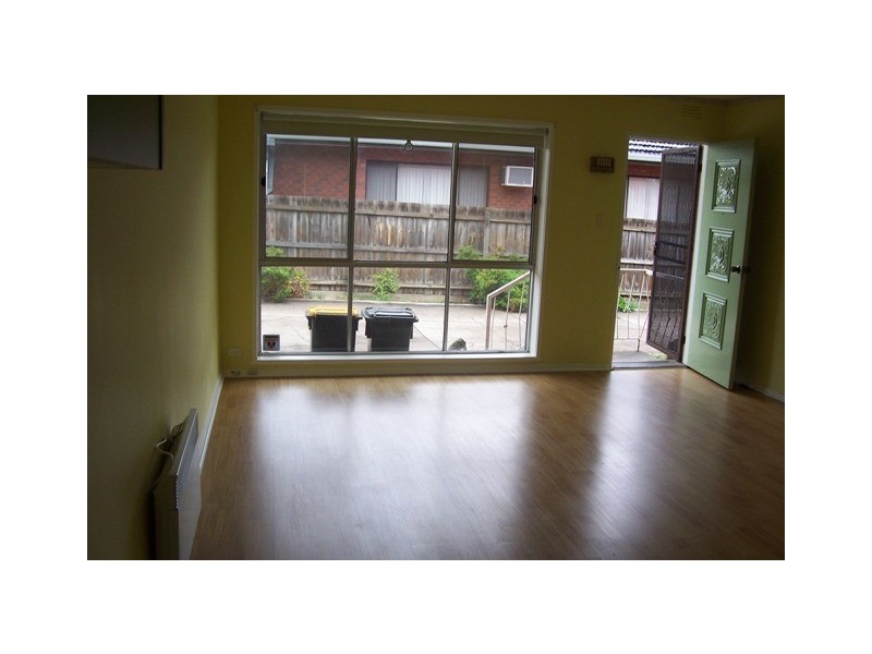 2/24 Mashoobra Street, Coburg North VIC 3058