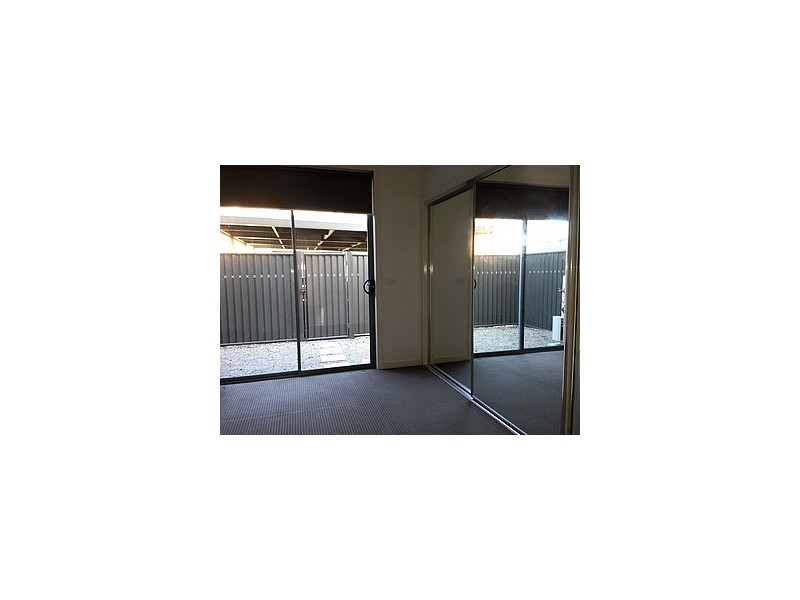 2/17 Eileen Street, Glenroy VIC 3046