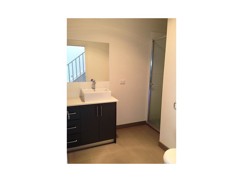 2/17 Eileen Street, Glenroy VIC 3046