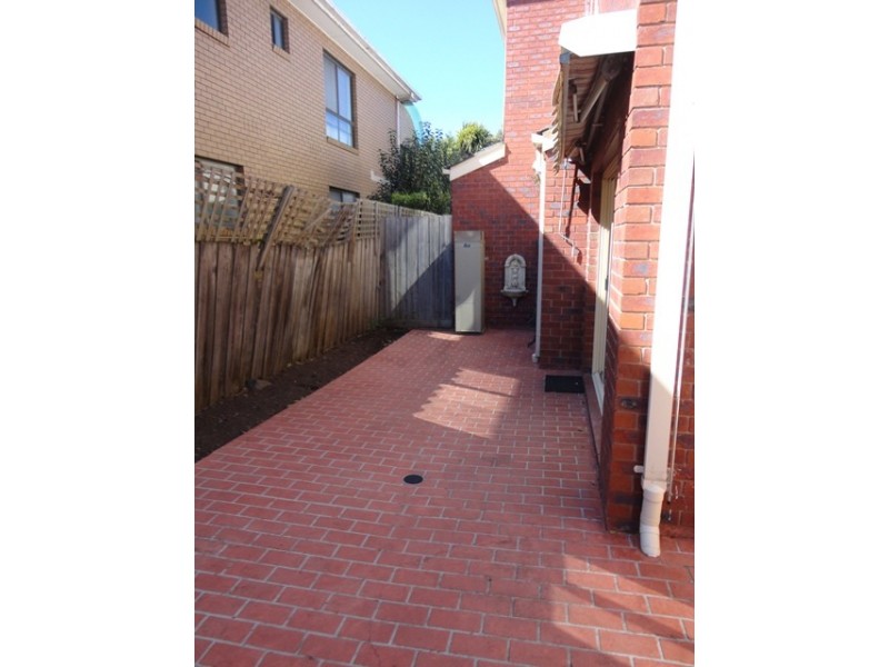 2/142 Derby Street, Pascoe Vale VIC 3044