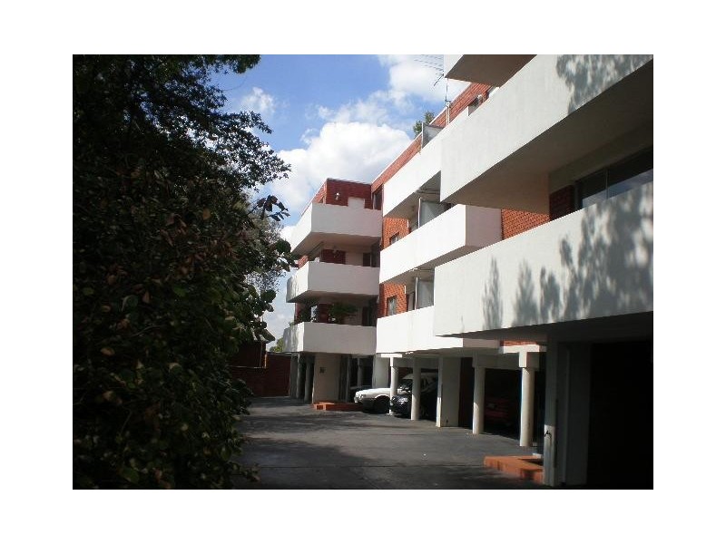 8/11 Nicholson Street, Footscray VIC 3011