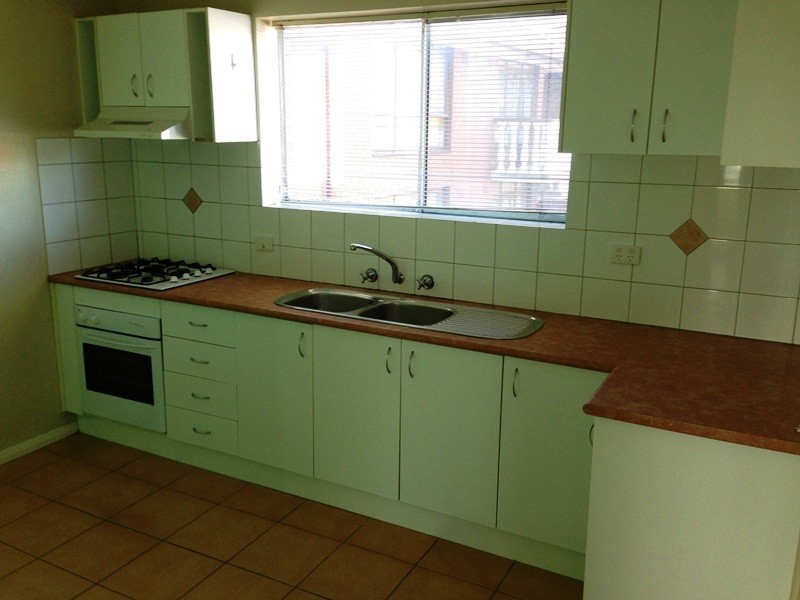 8/11 Nicholson Street, Footscray VIC 3011